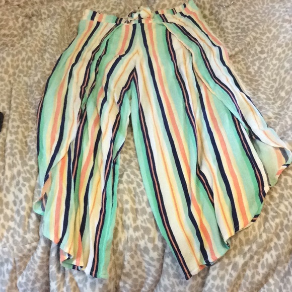 was not warn and has been in my closet for a week - Picture 3 of 4